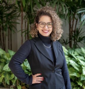 Autora de artigo para o Espaço Aberto